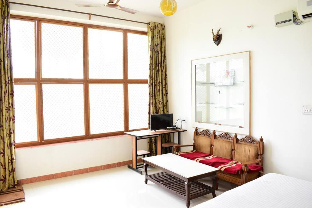 Poonam Palace Near By Airport Джодхпур Экстерьер фото